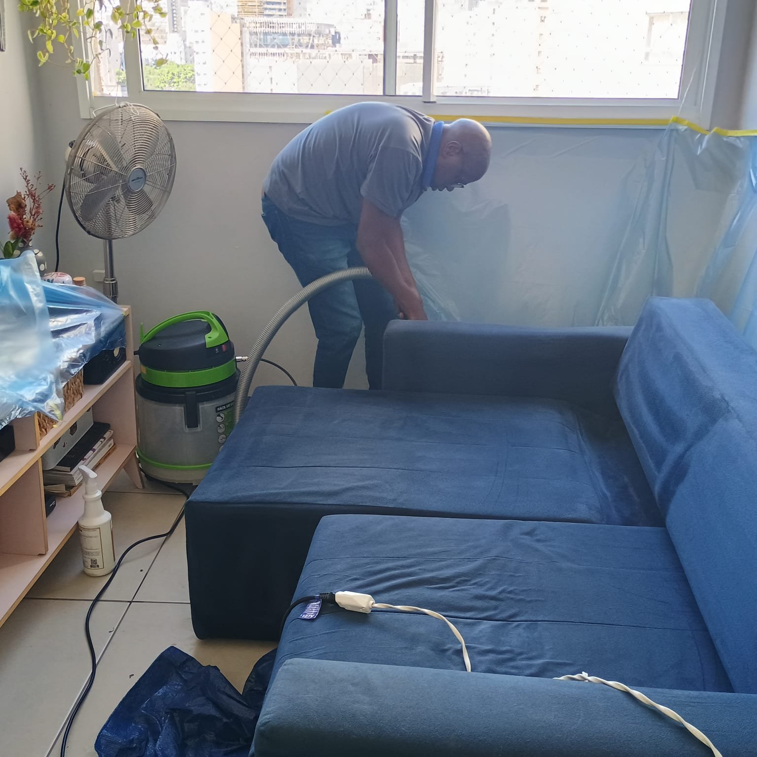 Antes e depois limpeza de sofá 3
