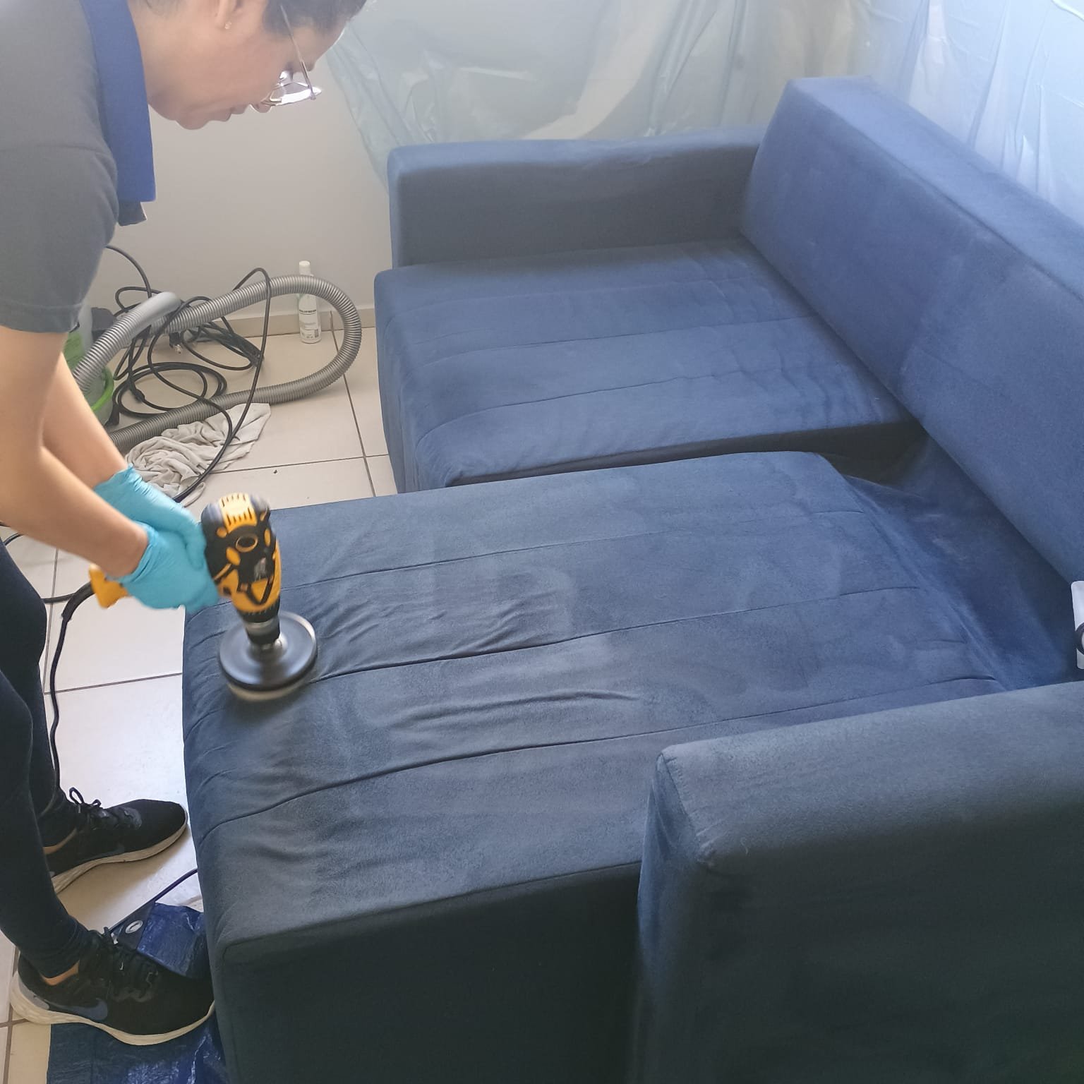 Antes e depois limpeza de sofá 5